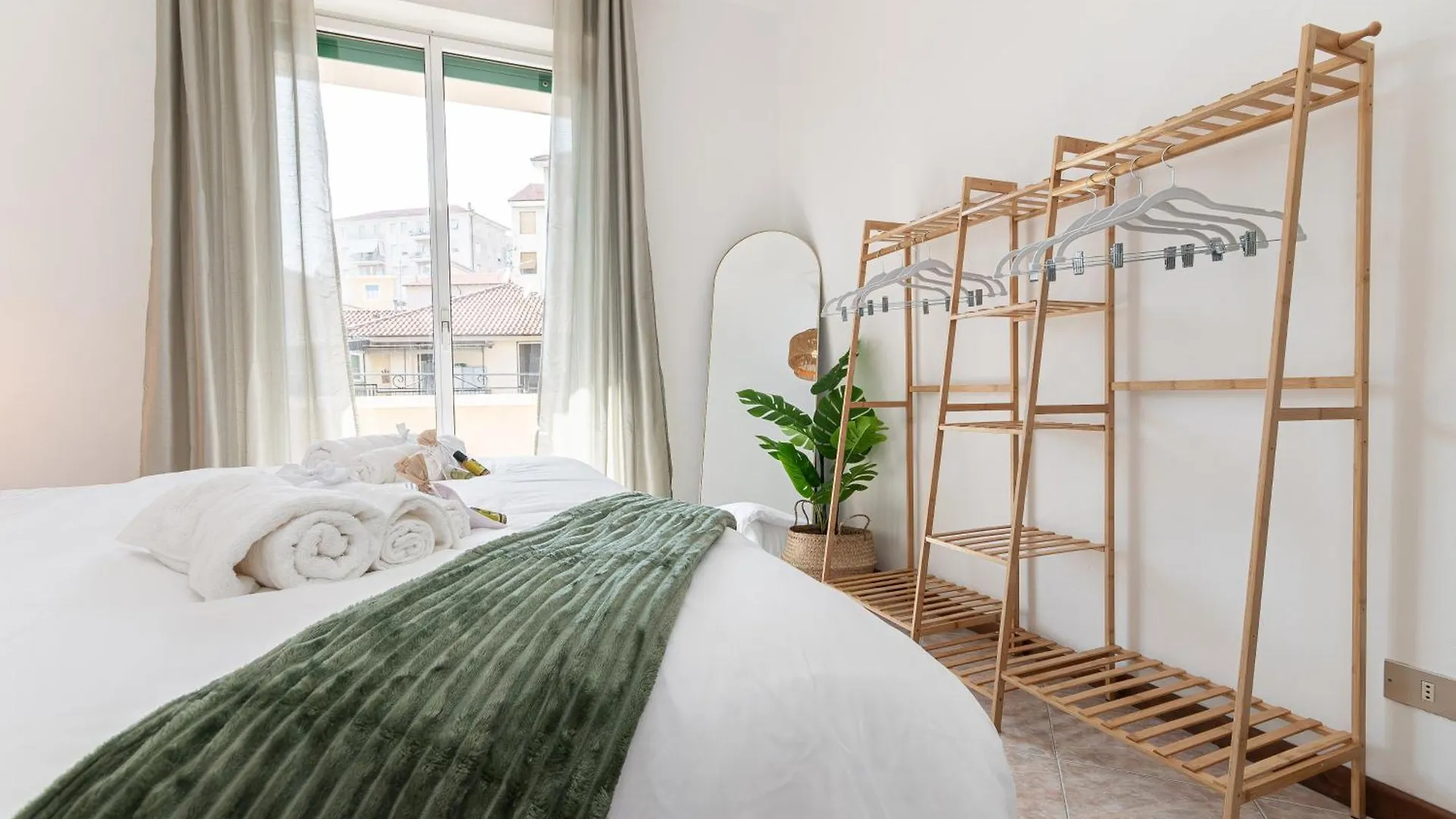 Apartment Mediterranee - 200M Dal Mare, Parcheggio Privato, Idromassaggio Imperia